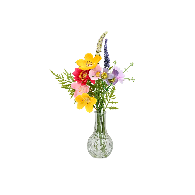 Vase avec fleurs artificielles des champs